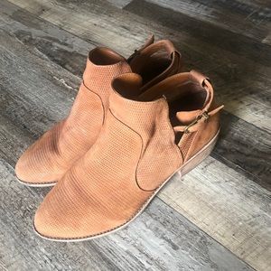 Gianni Bini Booties